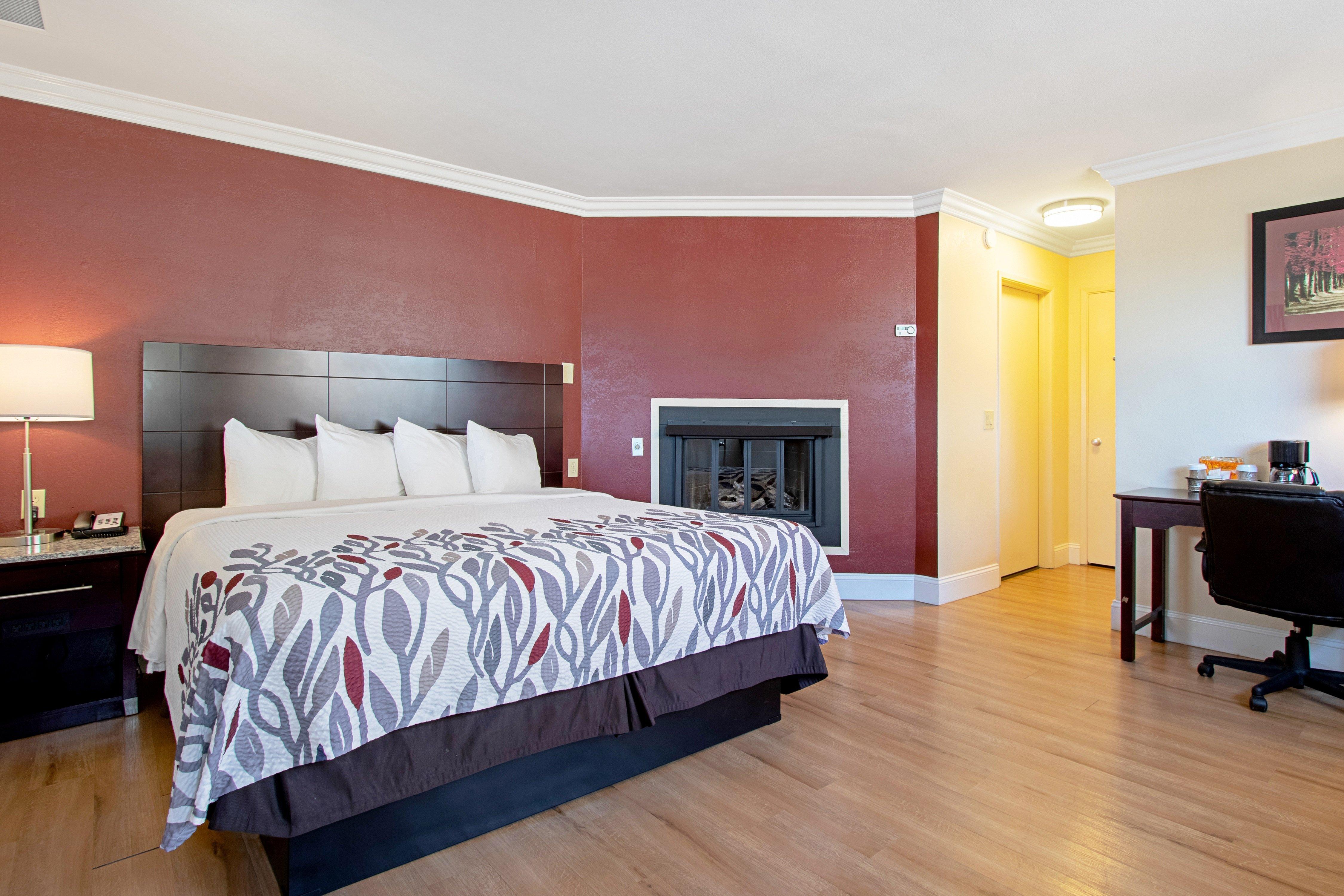 Americas Best Value Inn & Suites Monterey Exterior photo